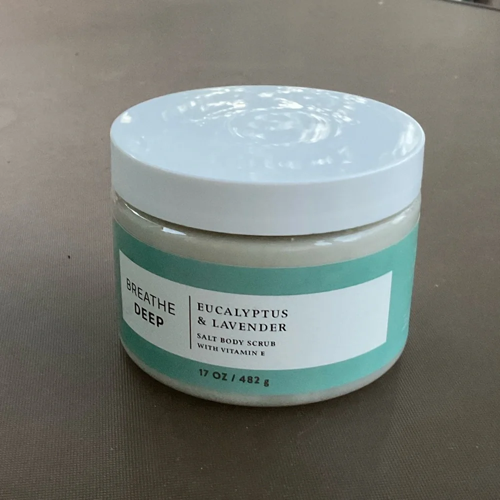 Bath & Body Works Aromatherapy Breathe Deep Eucalyptus Lavender Salt Body scrub